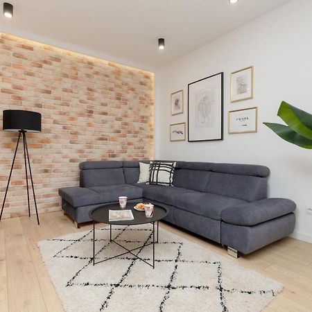 Loft Apartment With Parking In Warsaw By Noclegi Renters 외부 사진