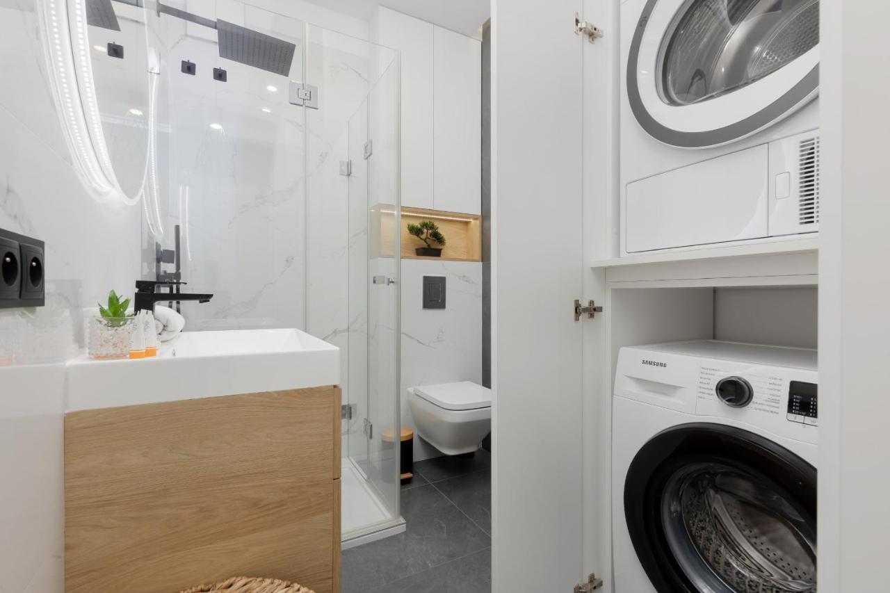 Loft Apartment With Parking In Warsaw By Noclegi Renters 외부 사진